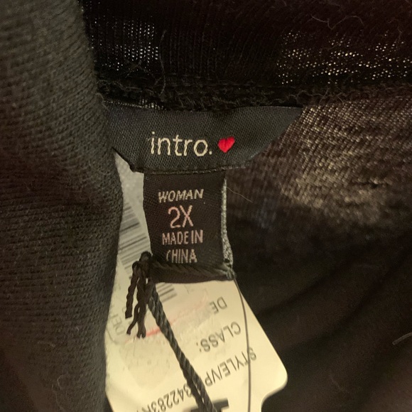 New w/tags, black cowl neck tunic sweater, size 2x - Picture 7 of 8